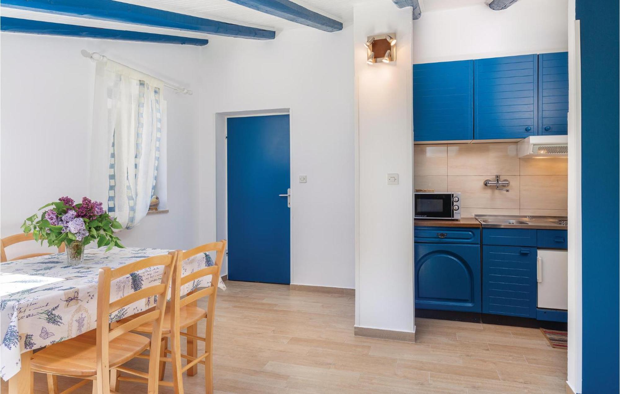 Cozy Apartment In Tar With House Sea View Тар Экстерьер фото